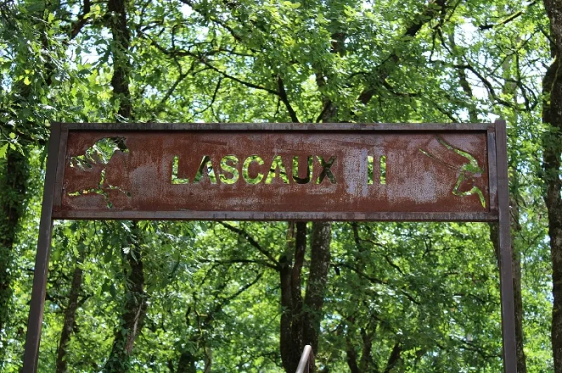 Lascaux panneau entrée @Semitour